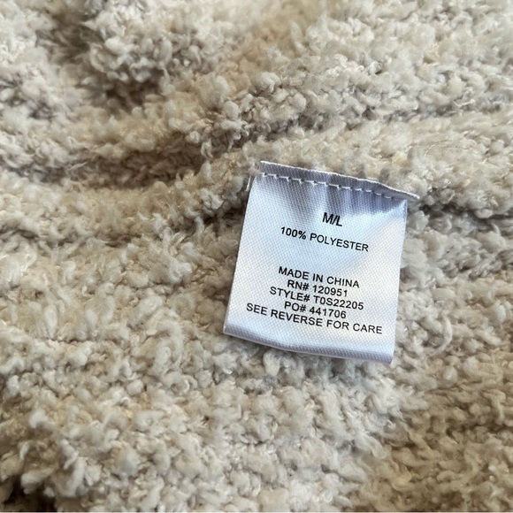 Hippie Rose Soft Oversize Fuzzy Sweater Hoodie Poncho Cream Sz M/L - Picture 6 of 9